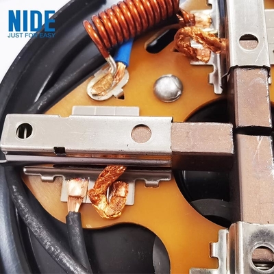 El tenedor de cepillo de carbono del motor de la herramienta eléctrica modificó los accesorios para requisitos particulares