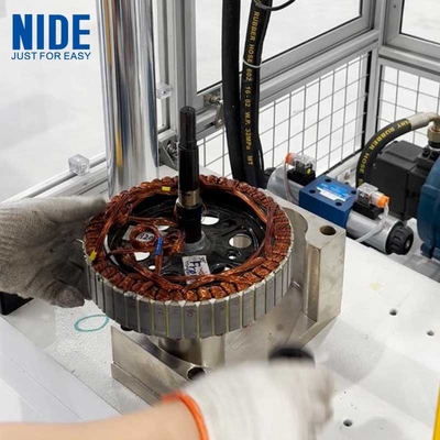 Máquina de prensado automático de eje de rueda con motor estator